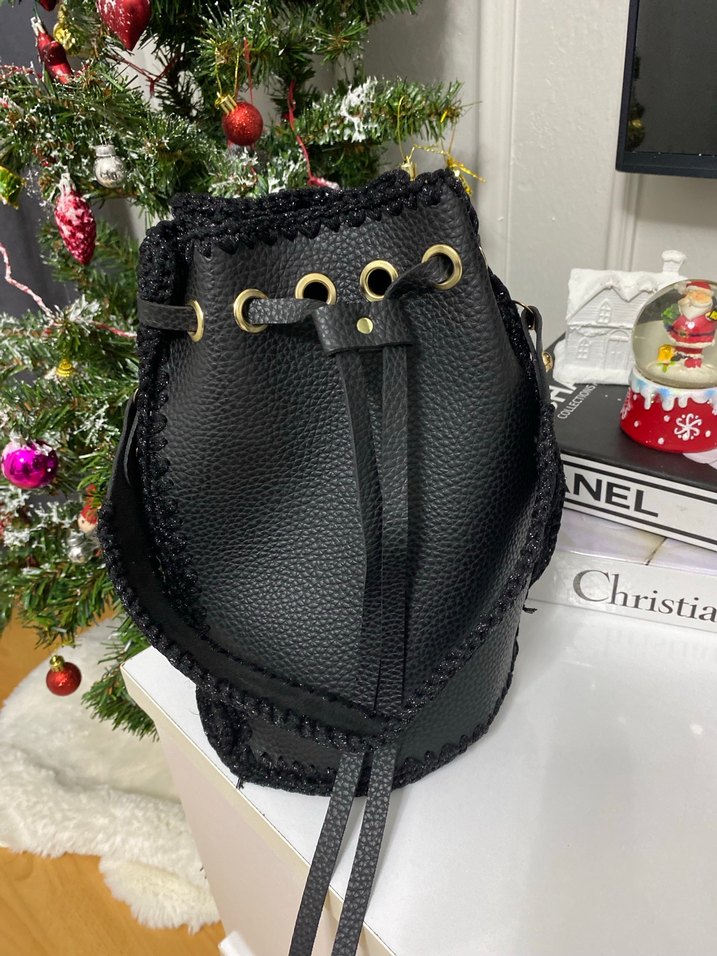 Siyah Deri Fırfırlı Nakışlı Kadın Çanta - Görsel 3