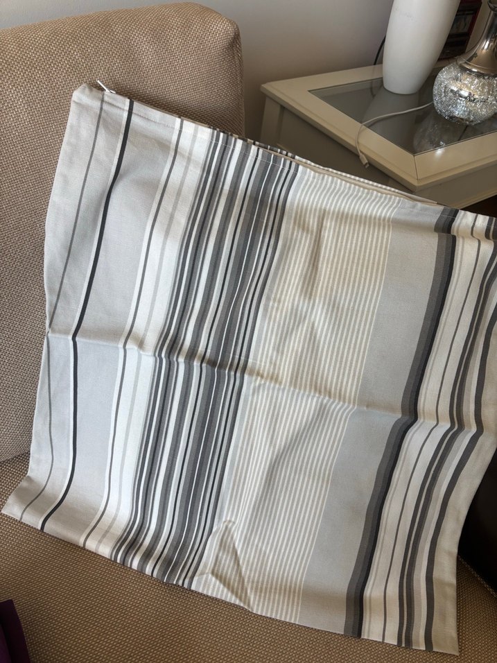 Çeşitli ebatlarda kırlentk Mor Kadife Yastık Kılıfı - Görsel 4