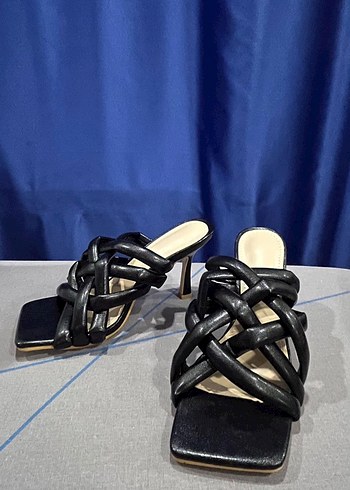 Siyah Stiletto Topuklu Kadın Terlik - Görsel 4