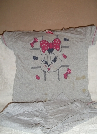 Gri kaprili pijama takımı