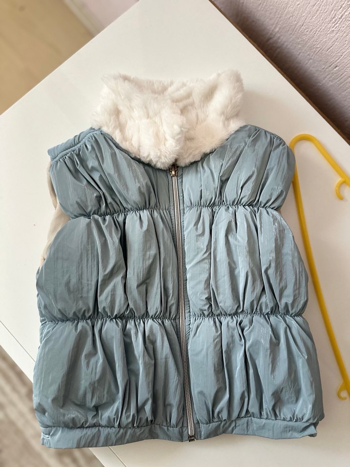 Gri Peluş Detaylı Kısa Kız çocuk Yelek - Görsel 4