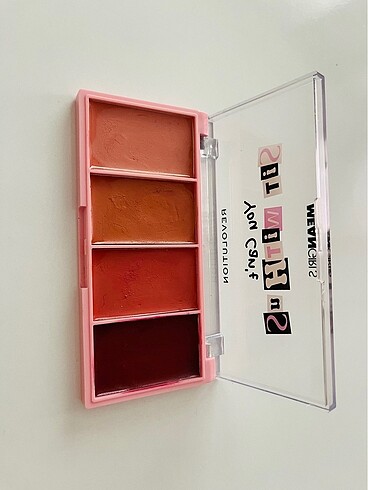 Revolution REVOLUTION MAKE UP BLUSH