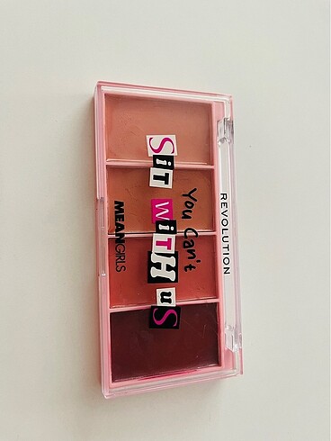 REVOLUTION MAKE UP BLUSH