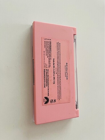 Beden REVOLUTION MAKE UP BLUSH