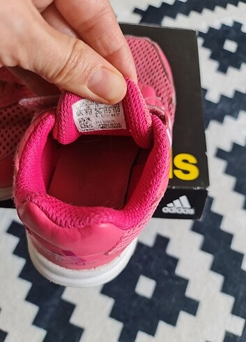 26 Beden Adidas kız çocuk ayakkabi 