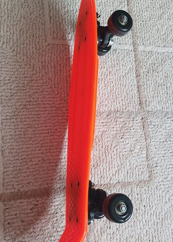 Turuncu kaykay - Görsel 4