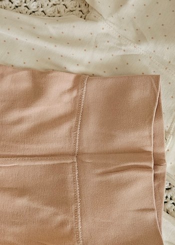 H&M Beyaz ve Pastel Patikli Taytlar