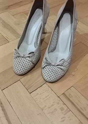 Bej Modern Klasik Yazlık Stiletto Kadın Ayakkabı