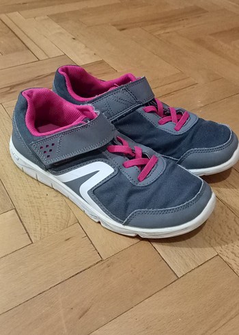 37 Beden Kız Çocuk Gri Velcro Spor Ayakkabı