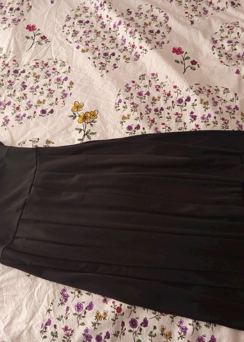 Siyah Midi Piliseli Kayık Yaka Elbise - Görsel 3