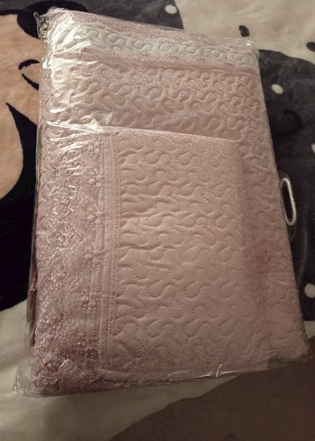 Pembe Düz Desen Yatak Örtüsü Takımı - Görsel 3