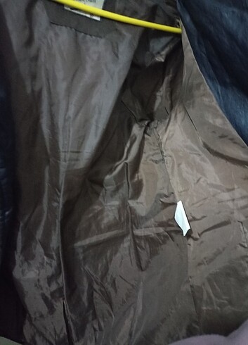 Kahverengi kolları deri kapşonlu mont  - Görsel 6