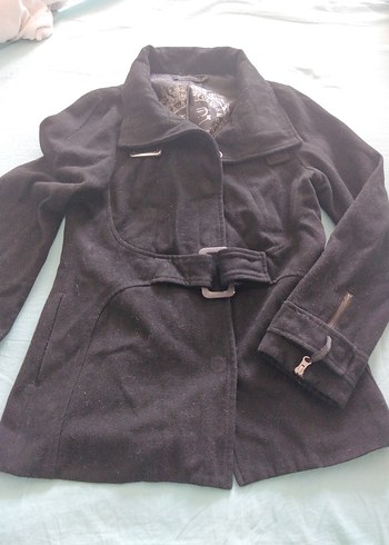 Kemer Detaylı Siyah Kaban - Görsel 2