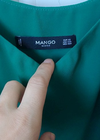 Mango Zümrüt yeşili, ince askılı bluz. Hiç giyilmedi
