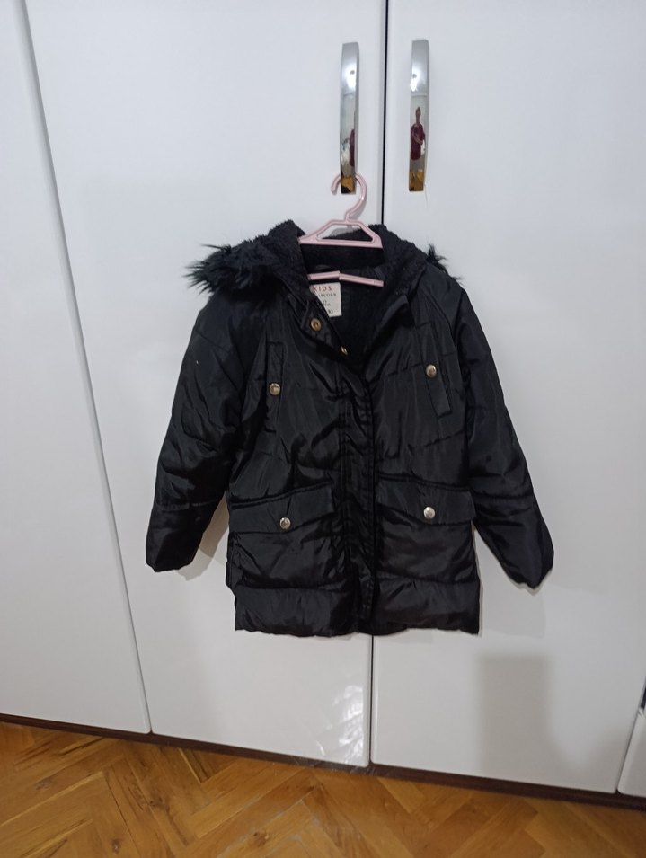 Siyah Kürklü kız Çocuk Mont - Görsel 3