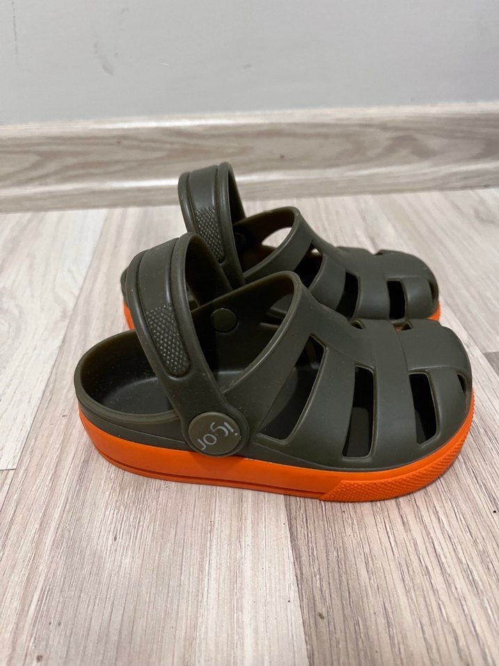 Gri Erkek Çocuk Kaydırmaz Bantlı Terlik - Görsel 2