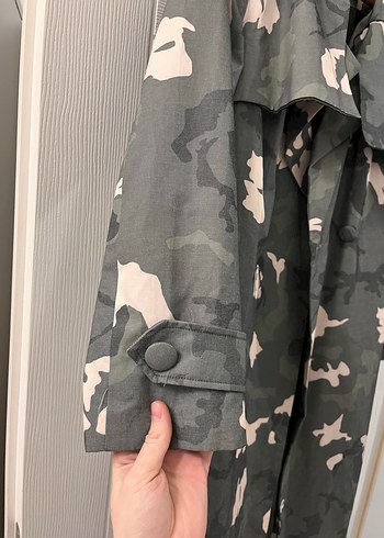 Kadın Kamuflaj Desenli Uzun Trençkot - Görsel 3