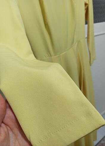m Beden sarı Renk Krep kumaş önü kısa arkası uzun cepli elbise 