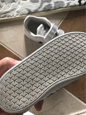 26 Beden beyaz Renk Adidas çocuk ayakkabı