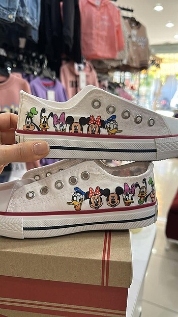 32 Beden beyaz Renk Çocuk converse (unisex )
