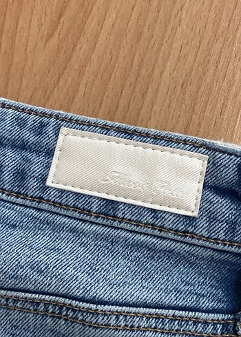 32 Beden mavi Renk Mavi gold mom jean