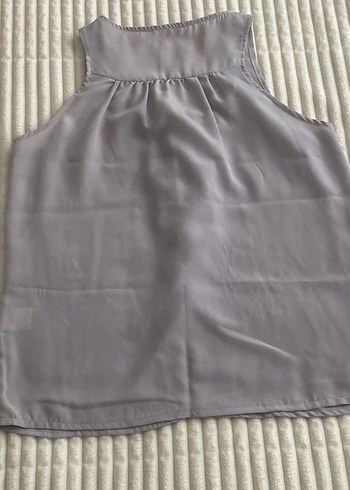 Gri Kolsuz V Yakalı Fırfırlı Bluz - Görsel 2