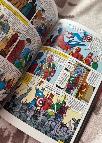  Beden Renk Marvel Avengers: Dağıldı Çizgi Roman
