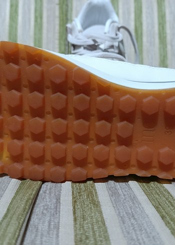 Beyaz Bağcıklı Kadın Spor Ayakkabı - Görsel 3