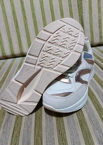 Beyaz Dolgu Topuklu Kadın Spor Ayakkabı - Görsel 3