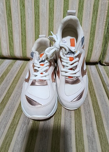 Beyaz Dolgu Topuklu Kadın Spor Ayakkabı - Görsel 2