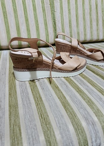 Bej Dolgu Topuklu Kadın Sandalet - Görsel 2