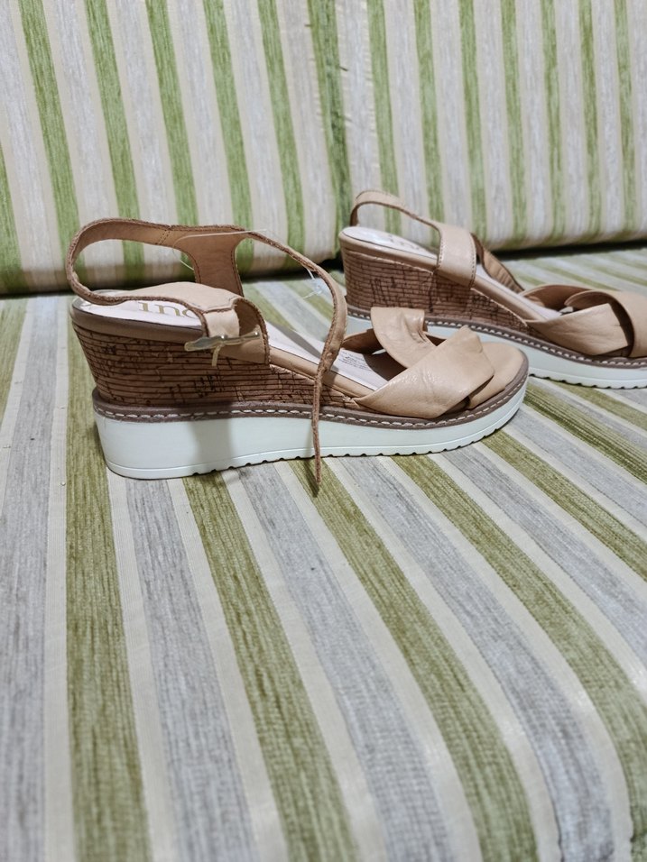 Bej Dolgu Topuklu Kadın Sandalet - Görsel 2