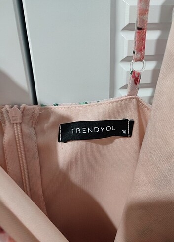 Trendyolmilla çiçek desenli elbise - Görsel 5