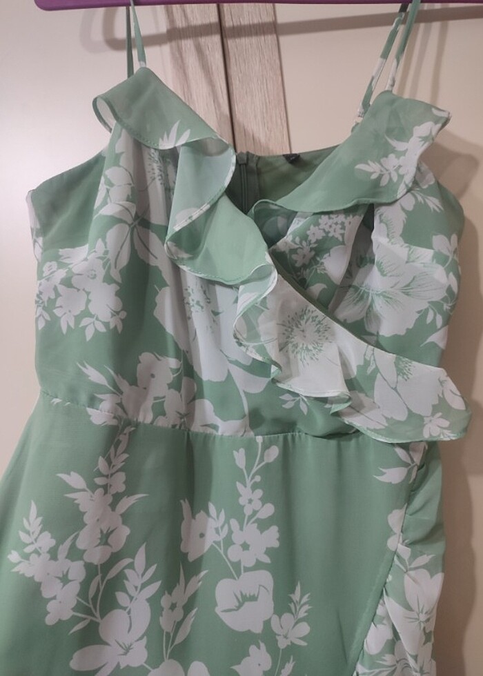 Trendyolmilla çiçek desenli yeşil elbise - Görsel 4