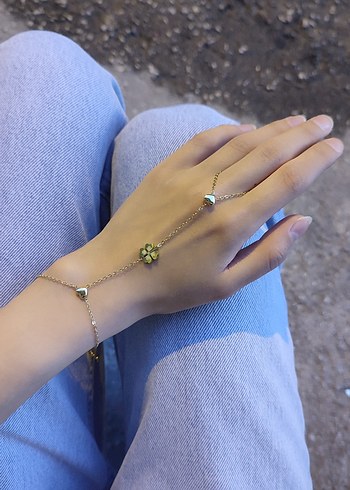 Altın Renkli , Çelik Zincir Detaylı Çiçekli Kadın El Zinciri - Görsel 2