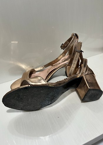 Altın Renkli tek bant  Kadın Topuklu Sandalet - Görsel 3