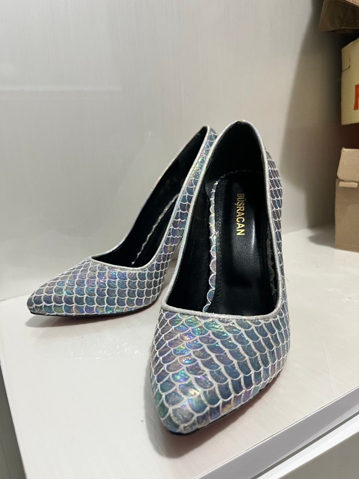 Renkli-gümüş  Pul Desenli Stiletto Topuklu Kadın Ayakkabı - Görsel 2