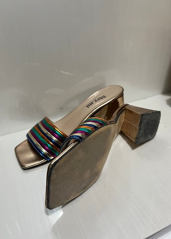 Renkli Çizgili Kadın Topuklu Terlik - Görsel 3