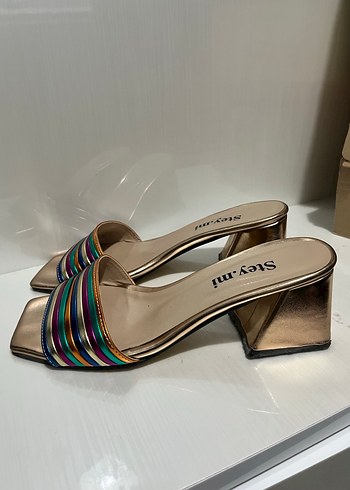 Renkli Çizgili Kadın Topuklu Terlik - Görsel 4