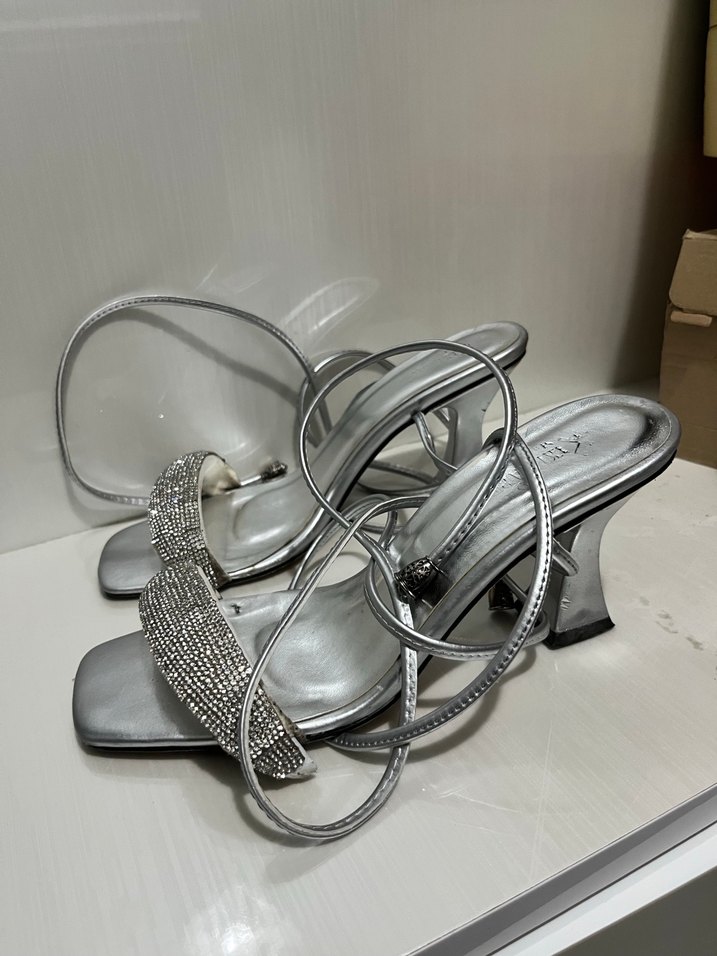 Gri taşlı Tokalı Blok Topuklu Abiye Ayakkabı - Görsel 2