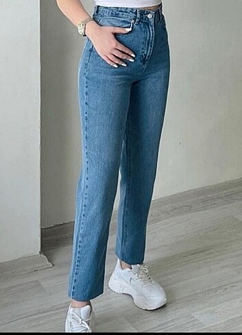 Zara mom Jean