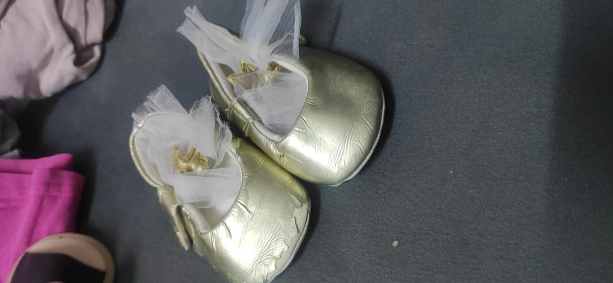 Altın Renkli Fırfırlı Kız Babet - Görsel 3