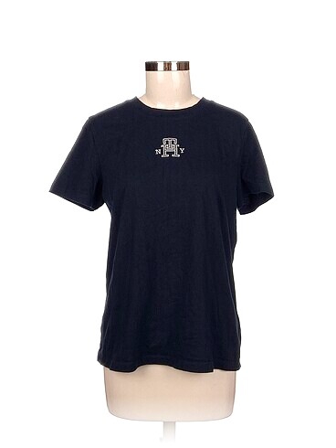 Tommy Hilfiger T-shirt %70 İndirimli.