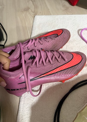 Nike Pembe Krampon Cantasi Mevcut