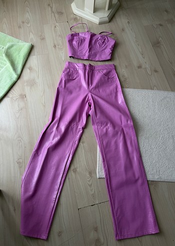 Bershka Pembe Deri İki Parcali Takim 1 Kez Giyildi