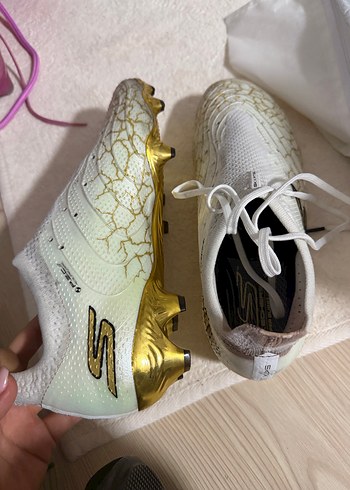 Skechers Altin Detayli Beyaz Krampon Cantasi Mevcut