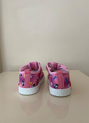 21 Beden 21 NUMARA kız çocuk sandalet