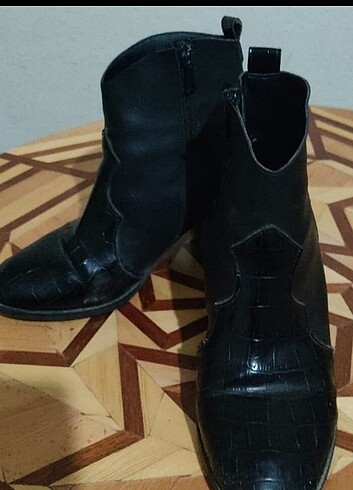 37 Beden siyah Renk Topuklu siyah ayakkabı , bot
