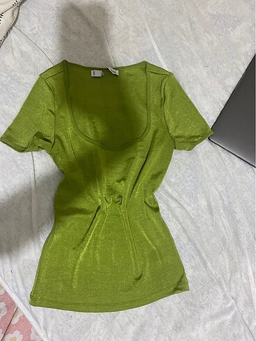 zara parlak saten tshirt