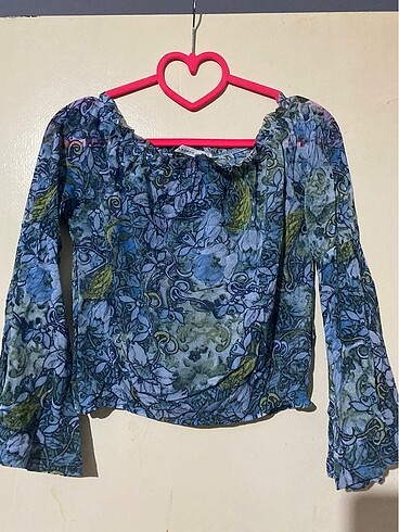 Zara Kolları fırfırlı omzu açık şifon bluz
